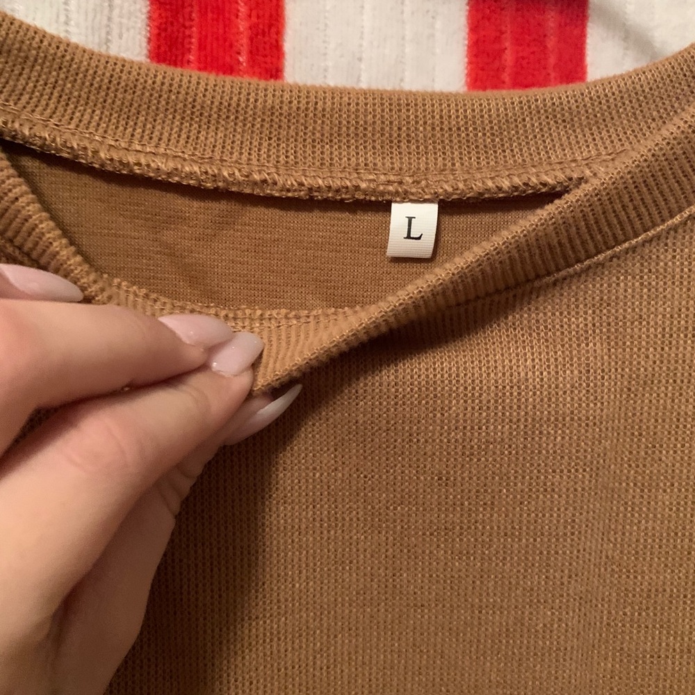 Cropped Ribbed Long Sleeve - Picture 2 of 2